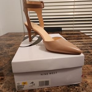 Nine West Sz. 10 Taupe Heels